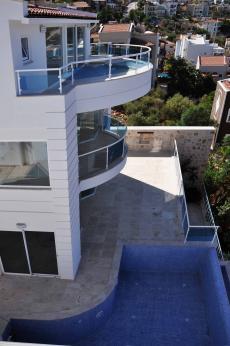 فيلا فاخرة بسعر مناسب في تركيا - 9