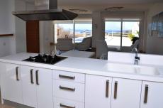 فيلا للبيع في قمة الجمال التي تقع مباشرة علي البحر  - 16