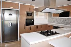 فيلا فاخرة للبيع باطلالة بحرية رائعة   - 14