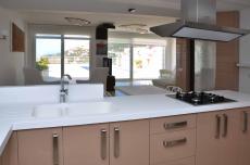 فيلا فاخرة للبيع باطلالة بحرية رائعة   - 13